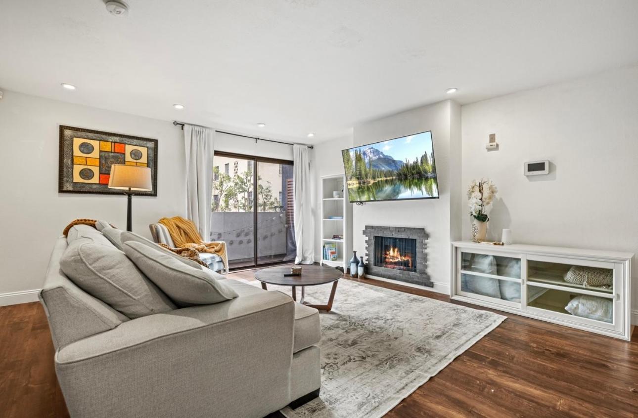 Elegant Hollywood Retreat - Spacious 2Br 2Ba Condo With Resort-Style Amenities Los Angeles Esterno foto